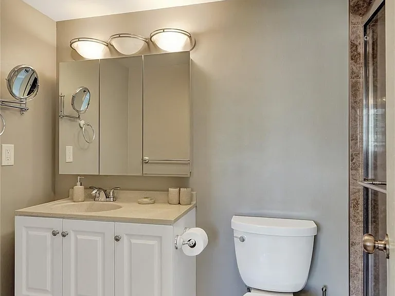 401 SE 3rd St #107 — Photo 17