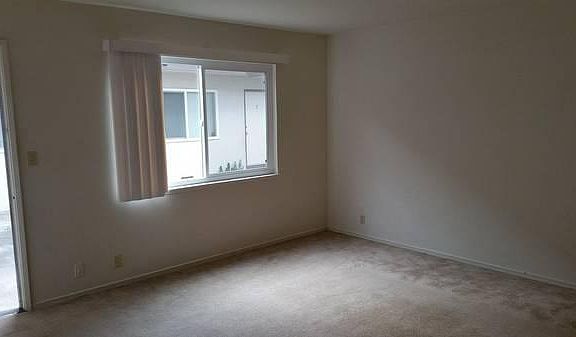 3rd image of 2174 Royal Dr