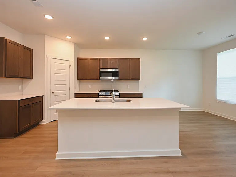 7187 Sutton Dr — Photo 9
