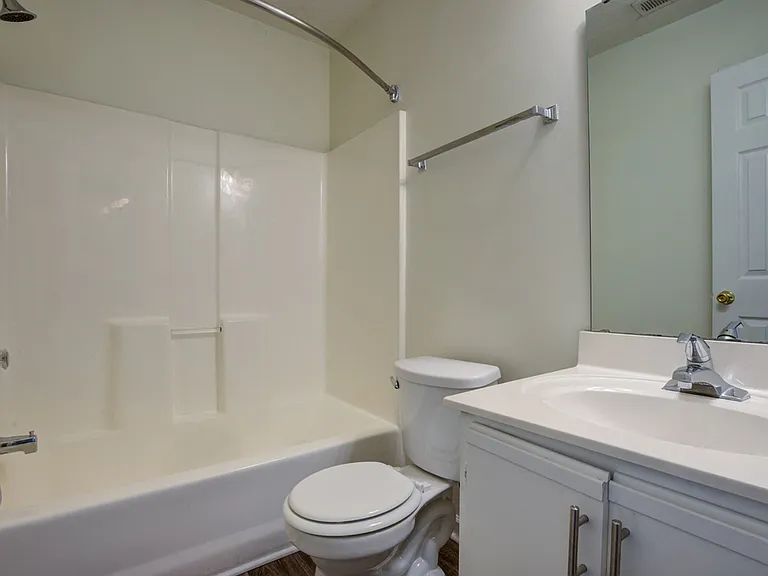 Ashmore Bridge Estates Apartment Homes — Photo 19