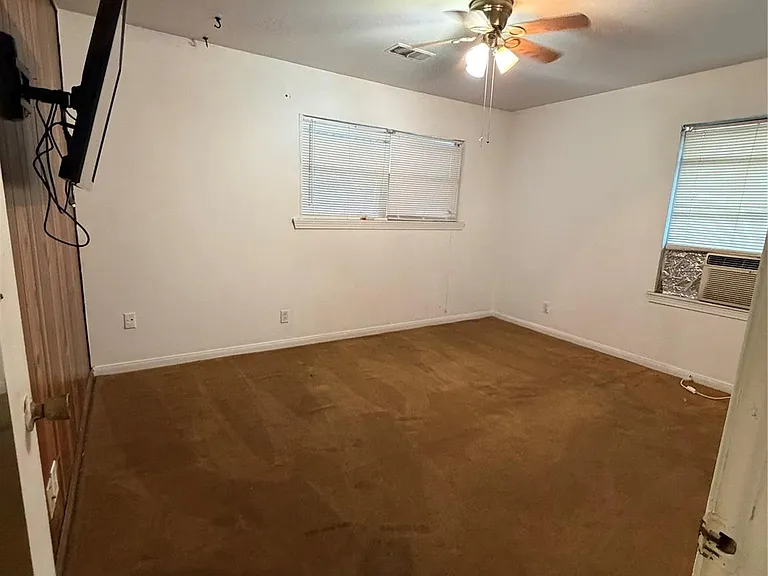 8602 Glenlea St — Photo 4