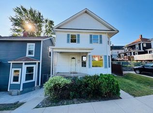 106 E 8th St, Muscatine, IA 52761