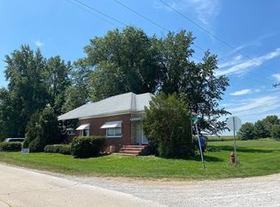 500 S Dewhirst St, Dorchester, IL 62033