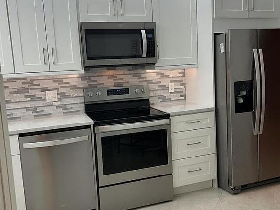 4th image of 5851 Camino Del Sol APT 203
