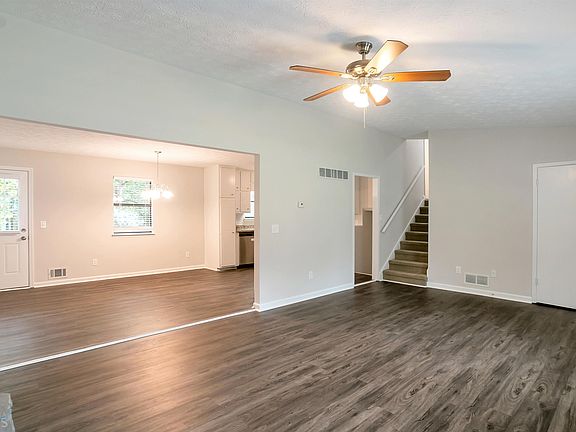 3rd image of 4398 Housworth Dr