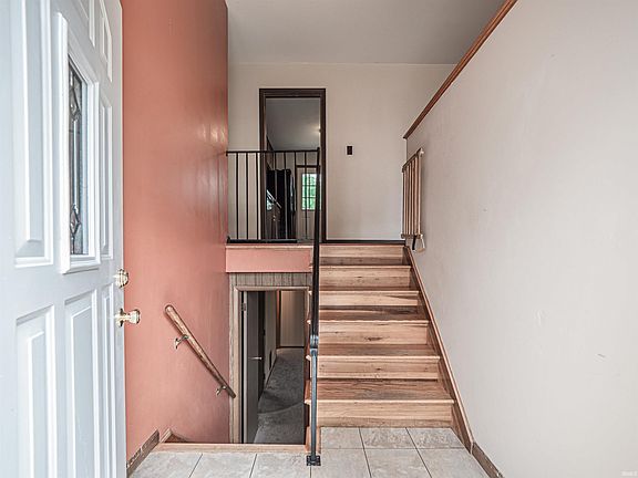 4th image of 1313 Woodbine Ln
