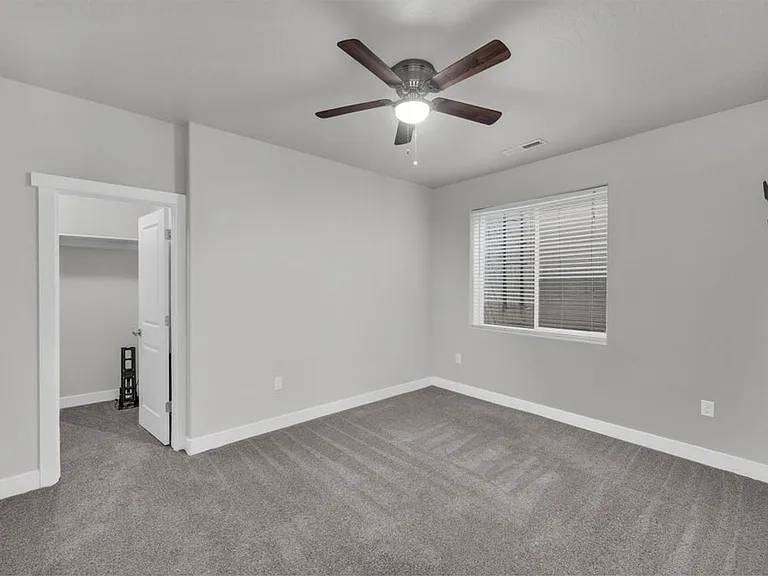 2792 S 3250 W — Photo 29