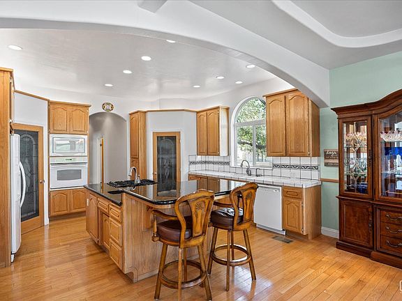 2nd image of 848 Burlando Rd