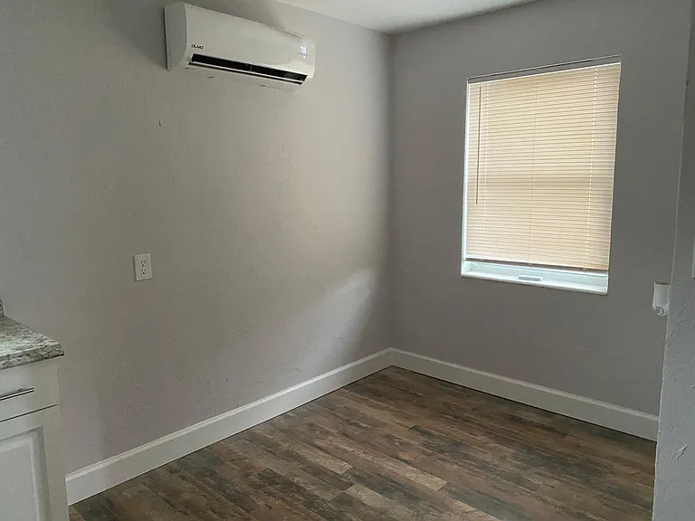 71 Princeton Ave — Photo 8