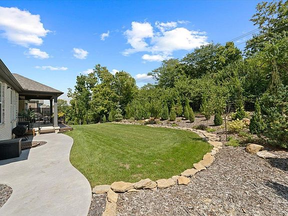 5th image of 8858 Old Farm Dr