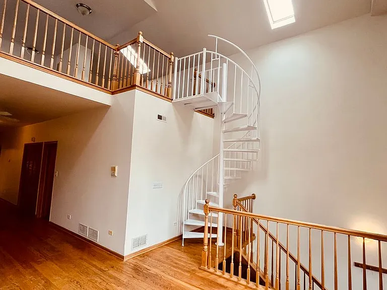 1336 W Huron St — Photo 15