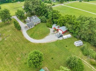 5164 Drake Rd, Cedar Hill, TN 37032