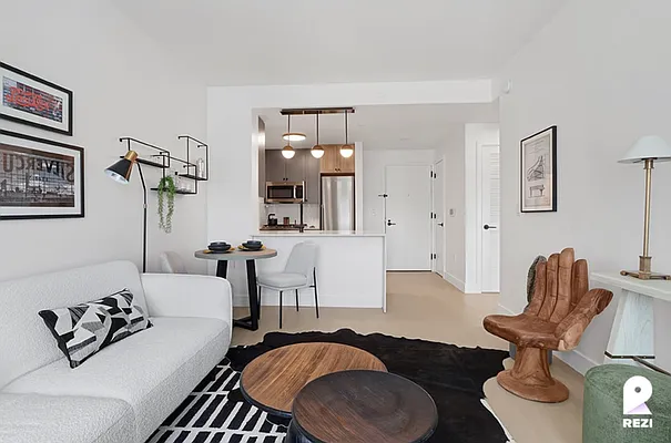 Rented by REZI | media 65