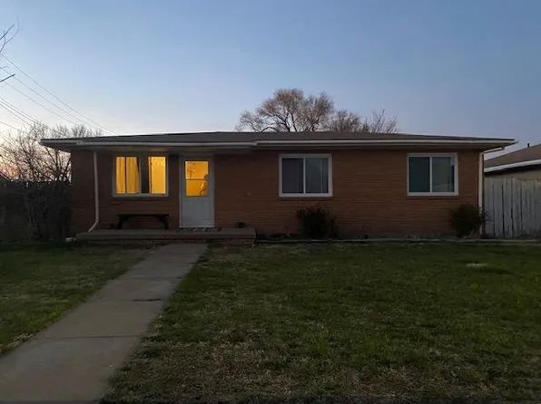 1213 Gibson St, Garden City, KS 67846