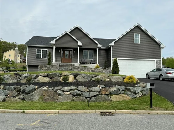 48 Abatecola Way, Johnston, RI 02919