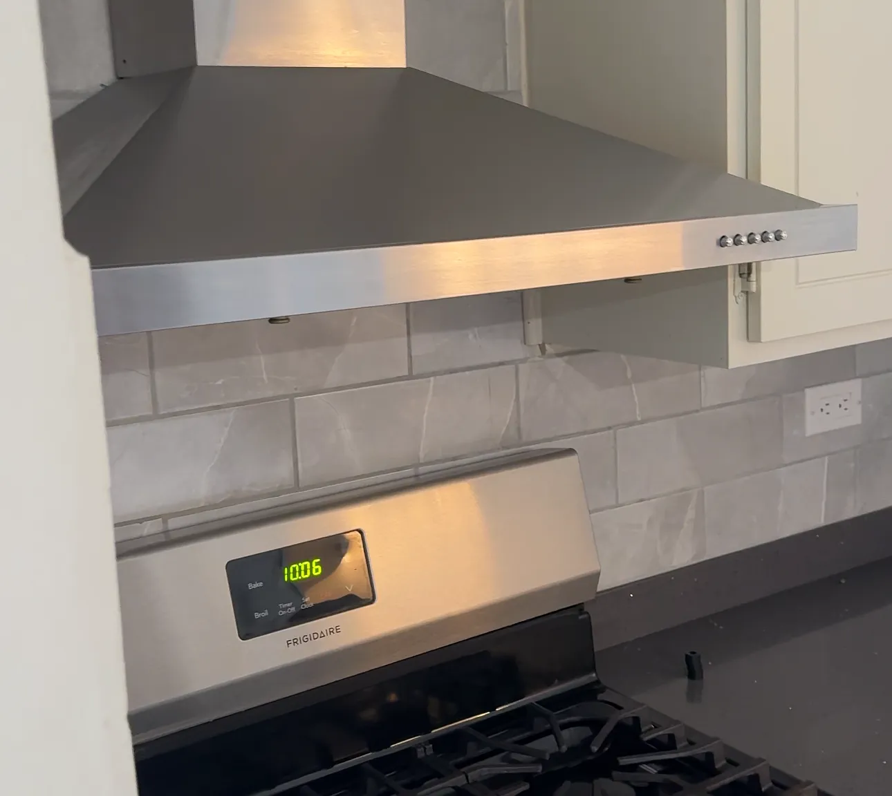 2 bed, 1050 sqft, $2,095 — Photo 3