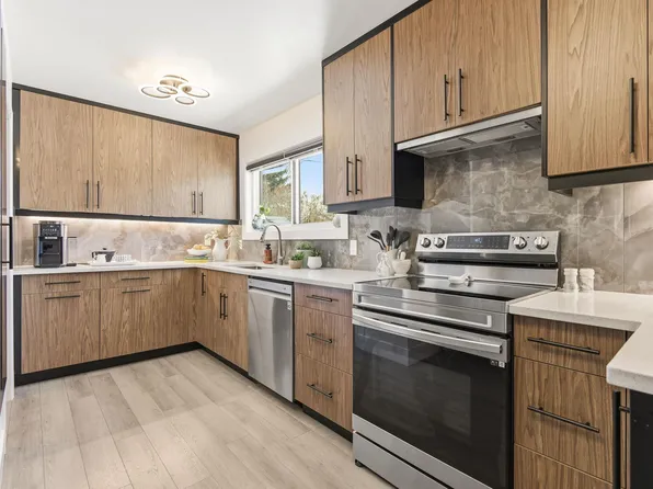 12904 95th St NW, Edmonton, AB T5E 3Y1