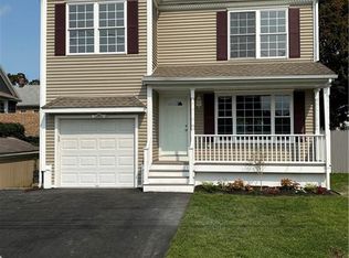 18 Collins St, Stratford, CT 06614