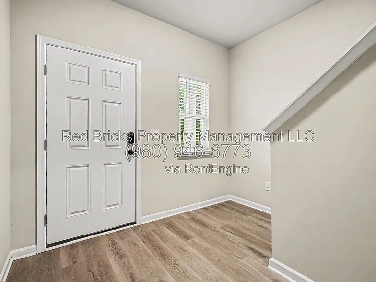 2132 Clapham Ct — Photo 7