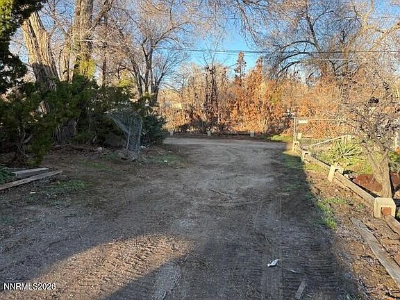 4th image of 347 Short Ave