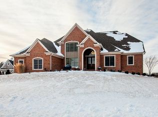 19339 251st Ave, Bettendorf, IA 52722