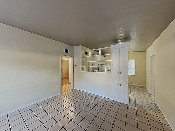 4th image of 4720 Balboa Dr