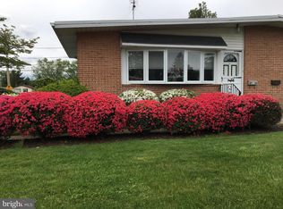 1028 Surrey Rd, Philadelphia, PA 19115