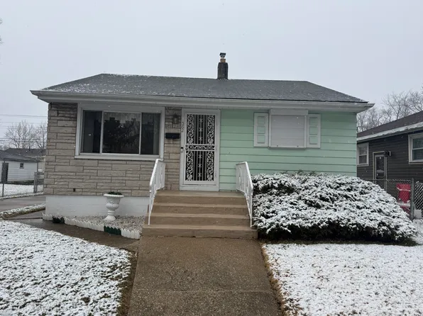 562 Dallas St, Gary, IN 46406