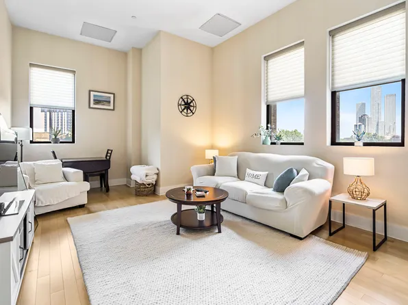 4 Beacon Way APT 313, Jersey City, NJ 07304