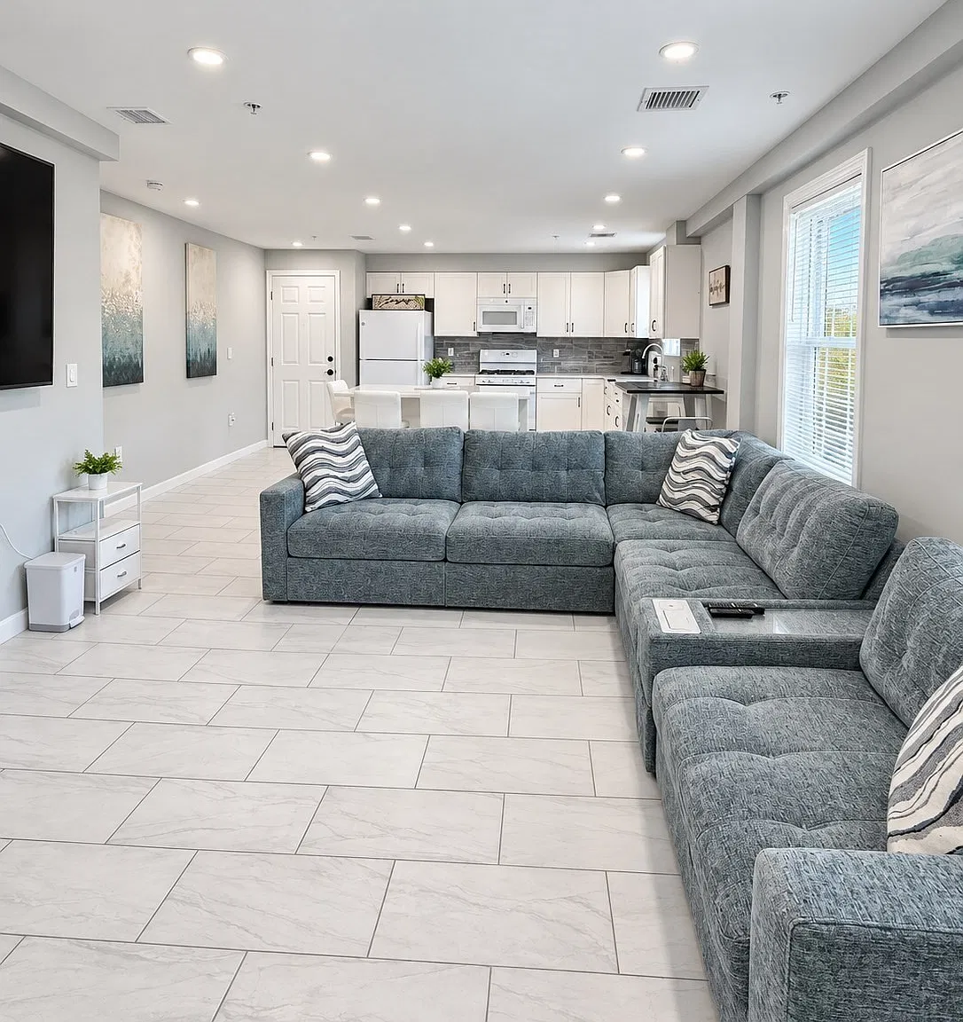 3 bed, 1.0 bath, 1100 sqft, $3,500 — Photo 2