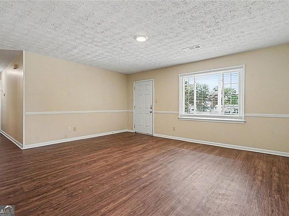 2nd image of 2835 Shane Dr