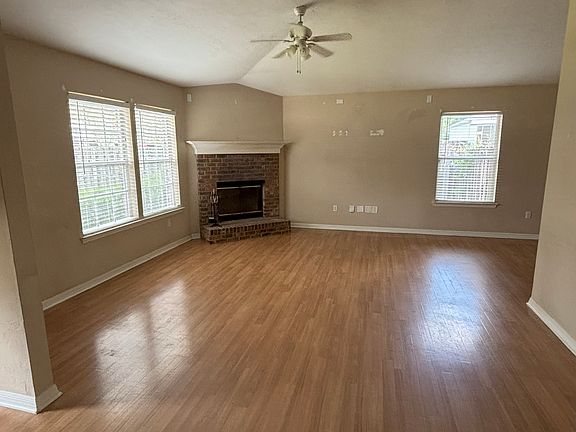 3rd image of 2505 NW 35th Pl