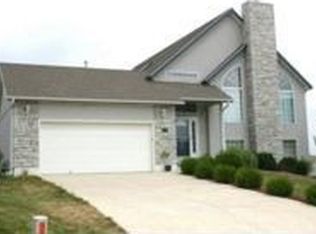 34570 W 85th Ter, De Soto, KS 66018