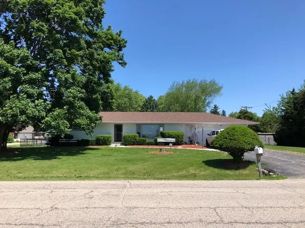 12110 Price Rd, Hebron, IL 60034