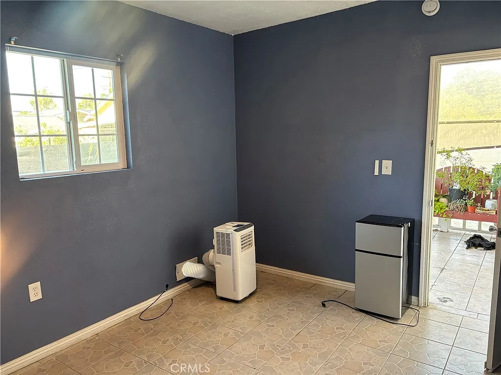 1 bed, 1604 sqft, $800 — Photo 2