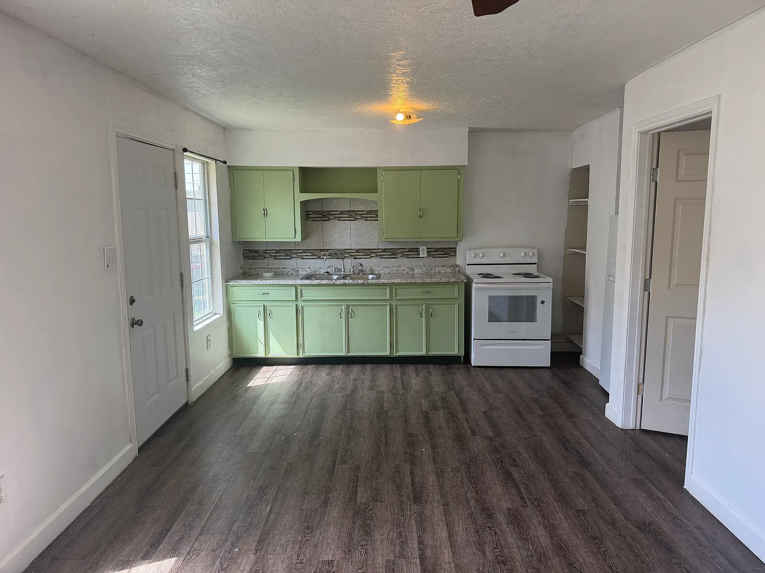 1 bed, 500 sqft, $1,000 — Photo 4