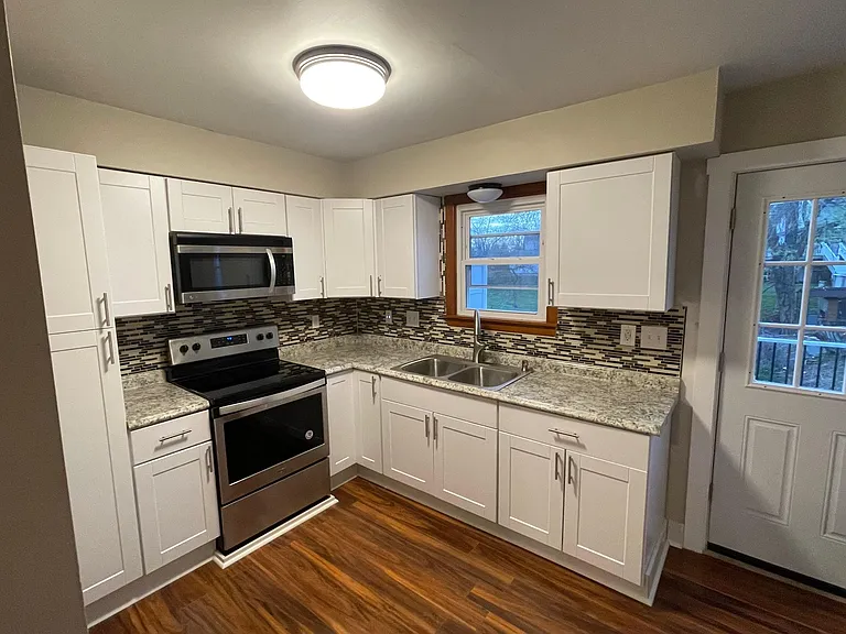 1113 Vine St — Photo 4
