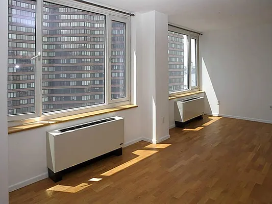 Rented by Sotheby's International Realty | media 38