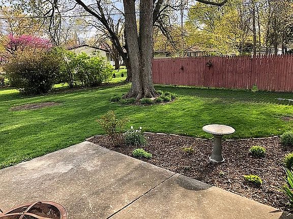 4th image of 209 E Mirlynbeth Ln