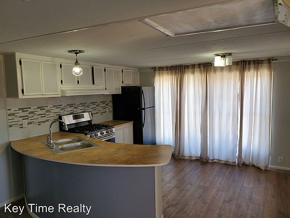 4th image of 1770 Artesia Dr