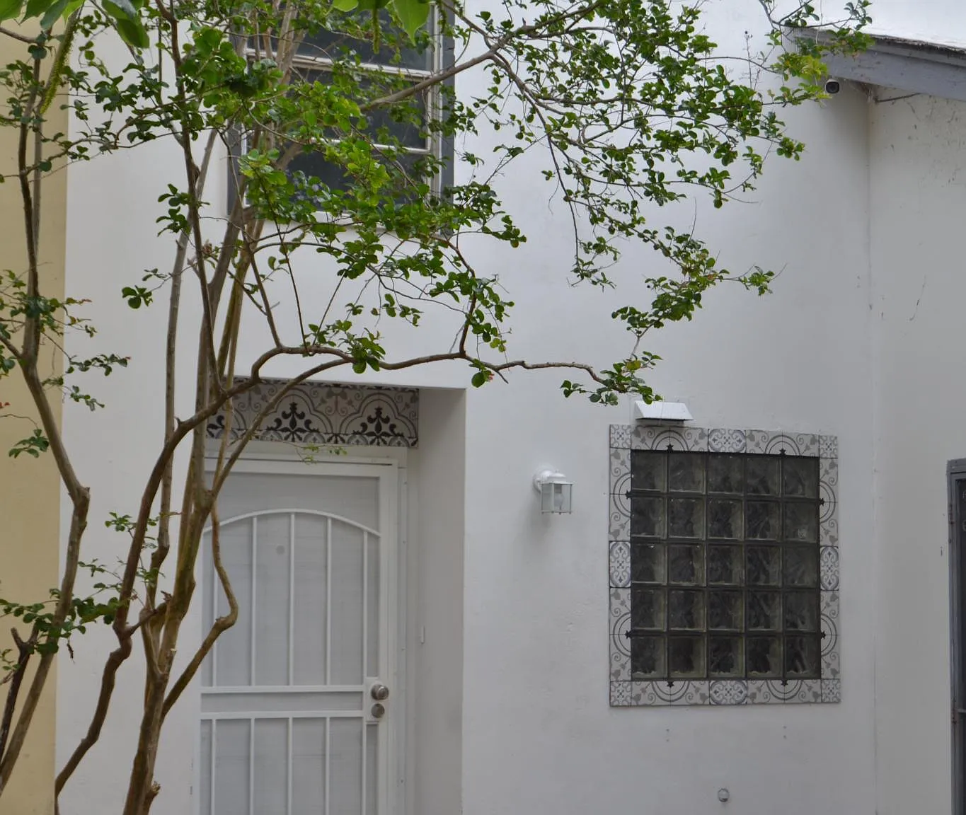 704 Continental Dr — Photo 1