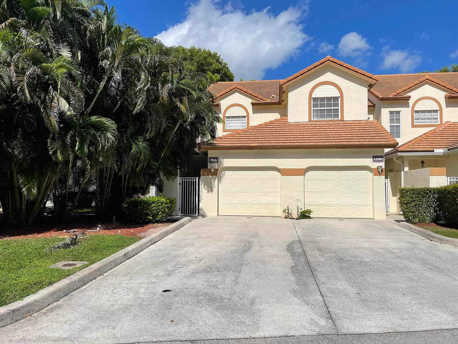 3 bed, 2.0 bath, 1704 sqft, $3,200 — Photo 2