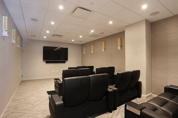 Rented by Red Apple Group | media 26