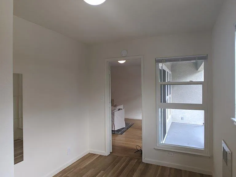 Vanguard Apartments — Photo 34