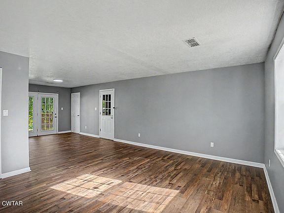 3rd image of 8 Powell Lake Rd