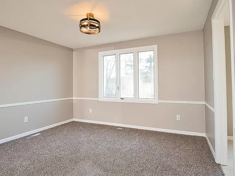 4627 Oak Creek Dr — Photo 4