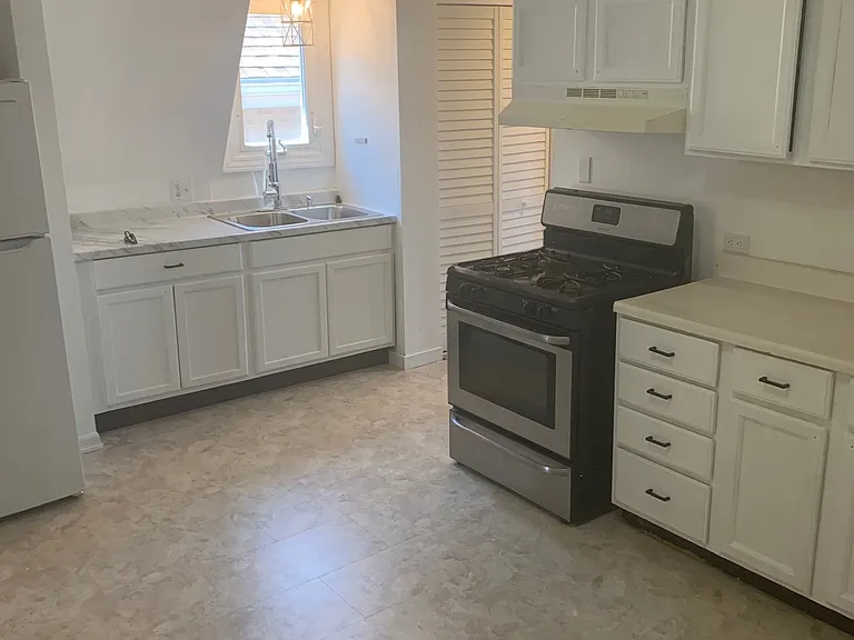 5216 S Laramie Ave #2 — Photo 3
