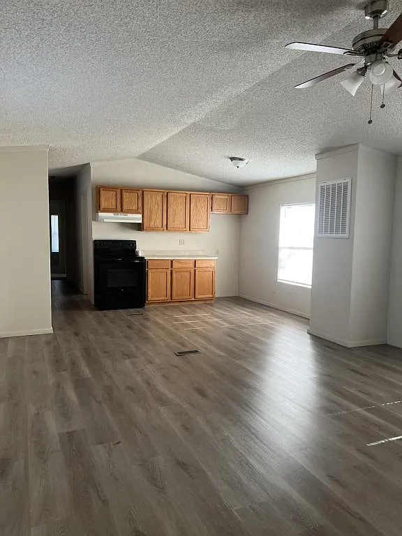 1676 Long Ave — Photo 4