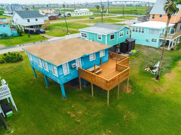 302 Ocean Ave, Surfside Beach, TX 77541