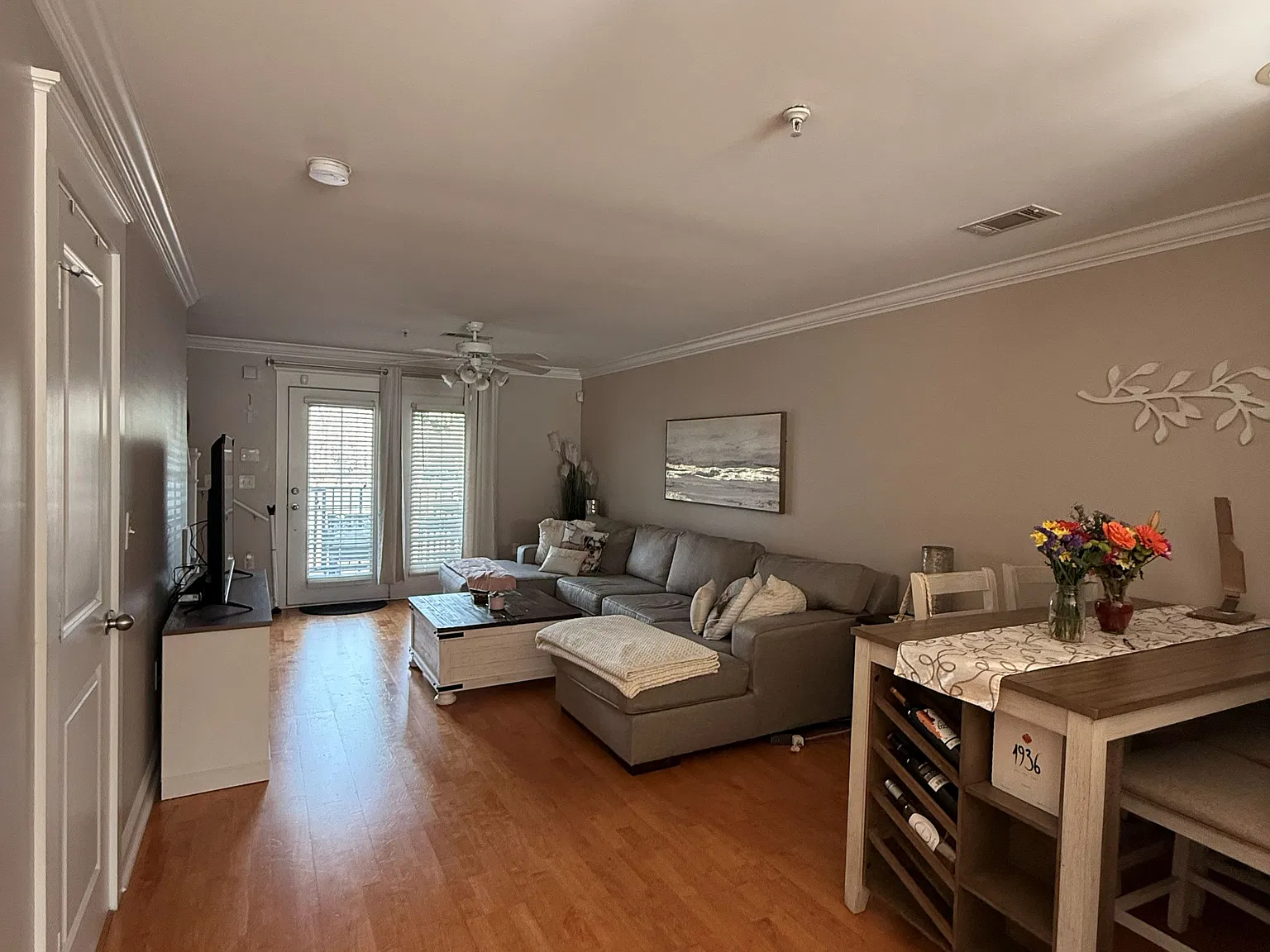 2 bed, 2.5 bath, 1168 sqft, $1,700 — Photo 3